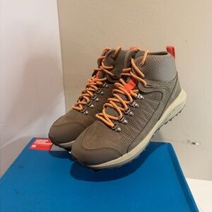 Columbia Women's Trailstorm Crest Mid Waterproof Kettle/Peach Hiker Boots Size 9